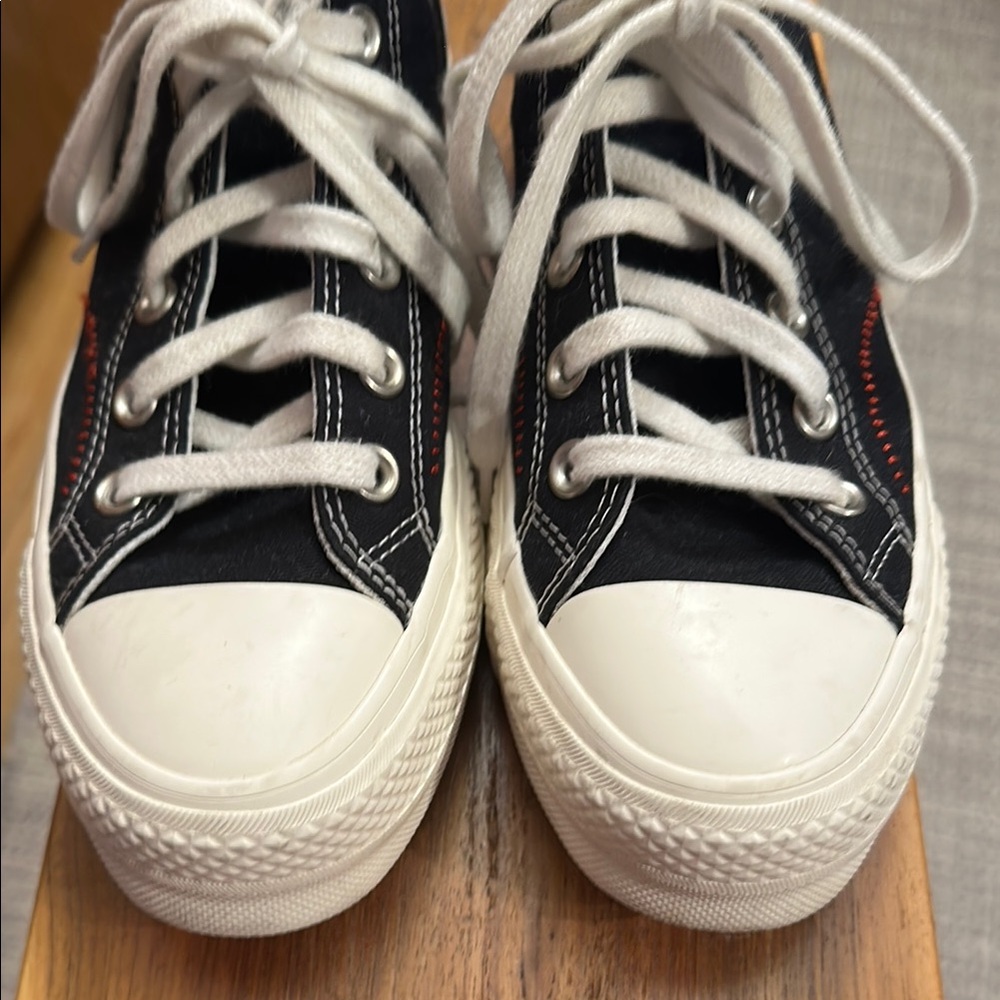 Converse Chuck Taylor All Star High-Tops with Flower Patch Pattern size 6.5. - Picture 3 of 15